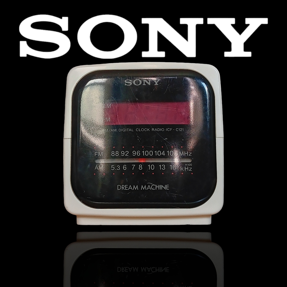 VINTAGE Sony Dream Machine Cube AM FM Alarm Clock Radio Red LED ICF C121